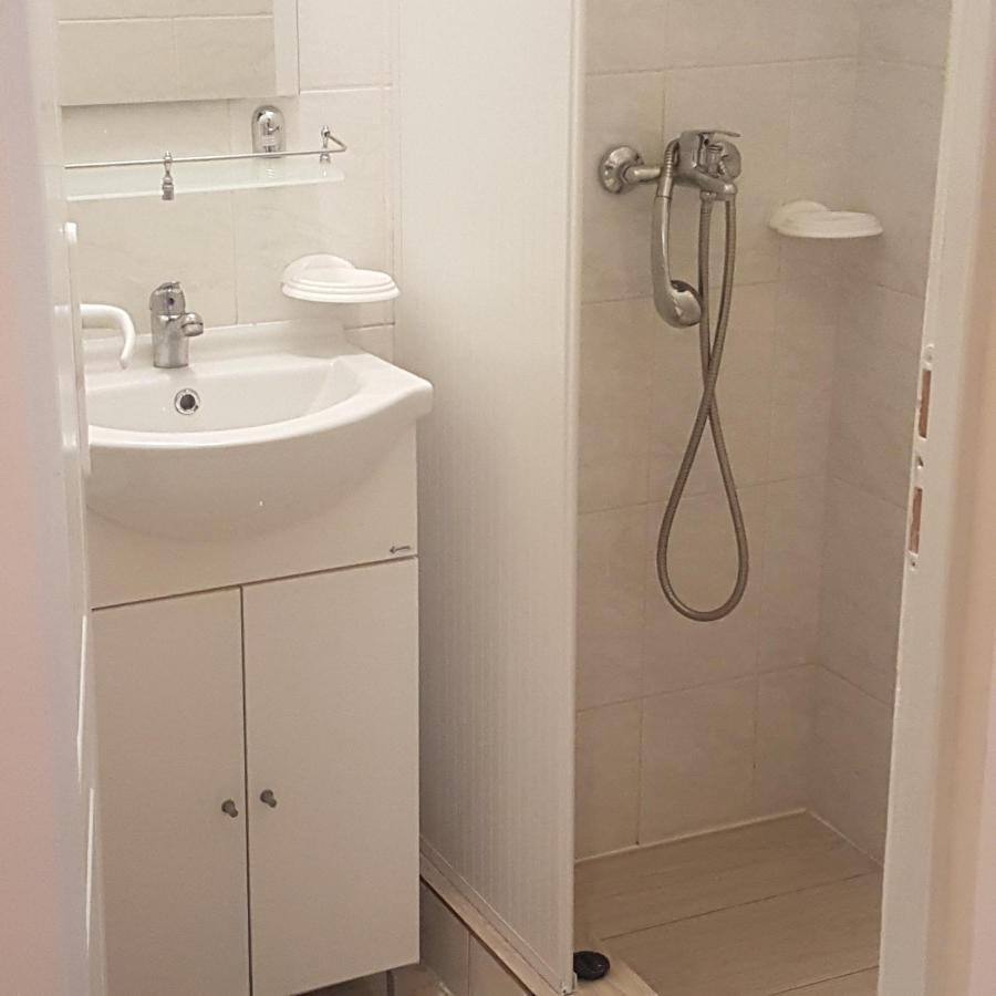 Relax Haus Hotel Хунедоара Екстериор снимка