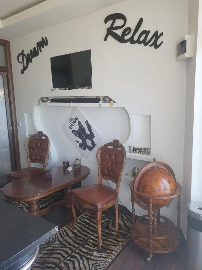 Relax Haus Hotel Хунедоара Екстериор снимка