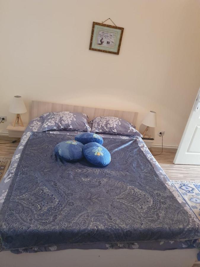 Relax Haus Hotel Хунедоара Екстериор снимка