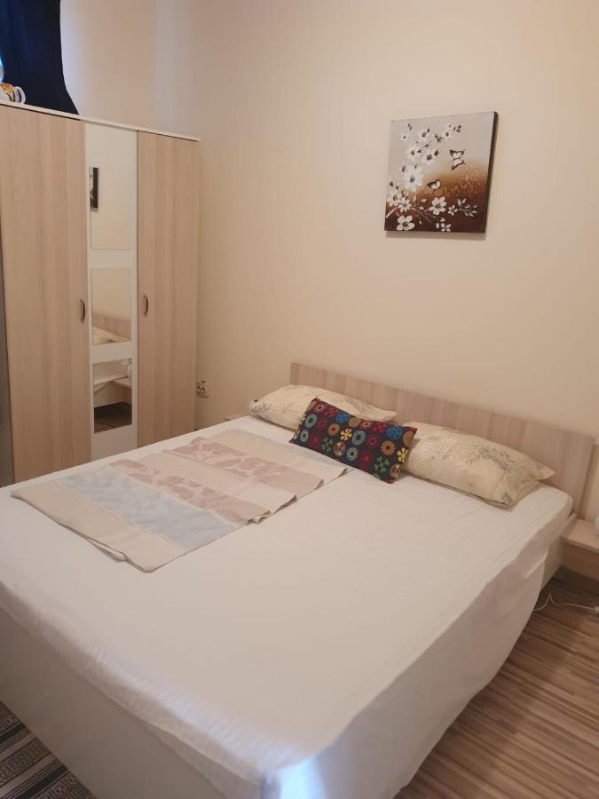 Relax Haus Hotel Хунедоара Екстериор снимка