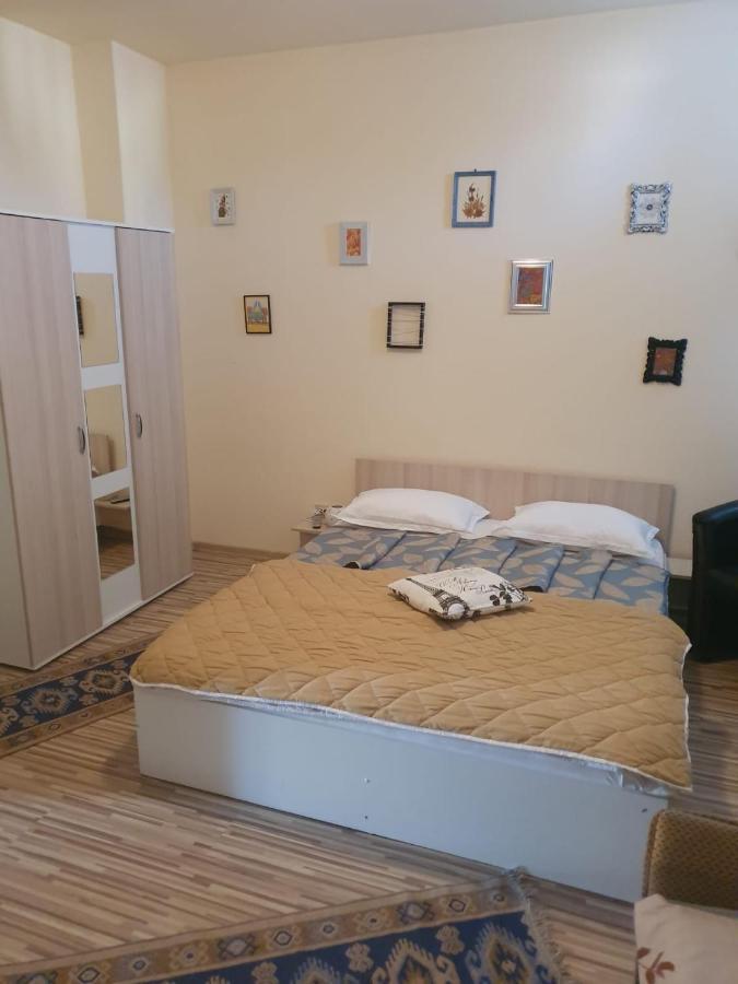 Relax Haus Hotel Хунедоара Екстериор снимка