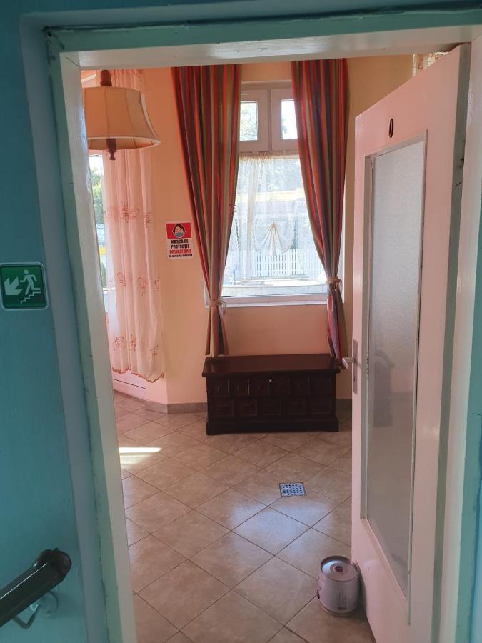 Relax Haus Hotel Хунедоара Екстериор снимка