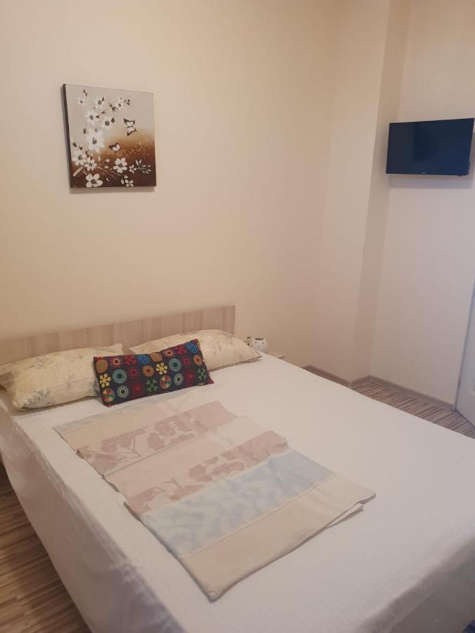 Relax Haus Hotel Хунедоара Екстериор снимка